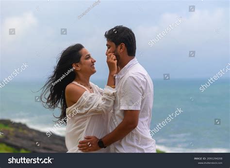 283 Indian Couple Honeymoon